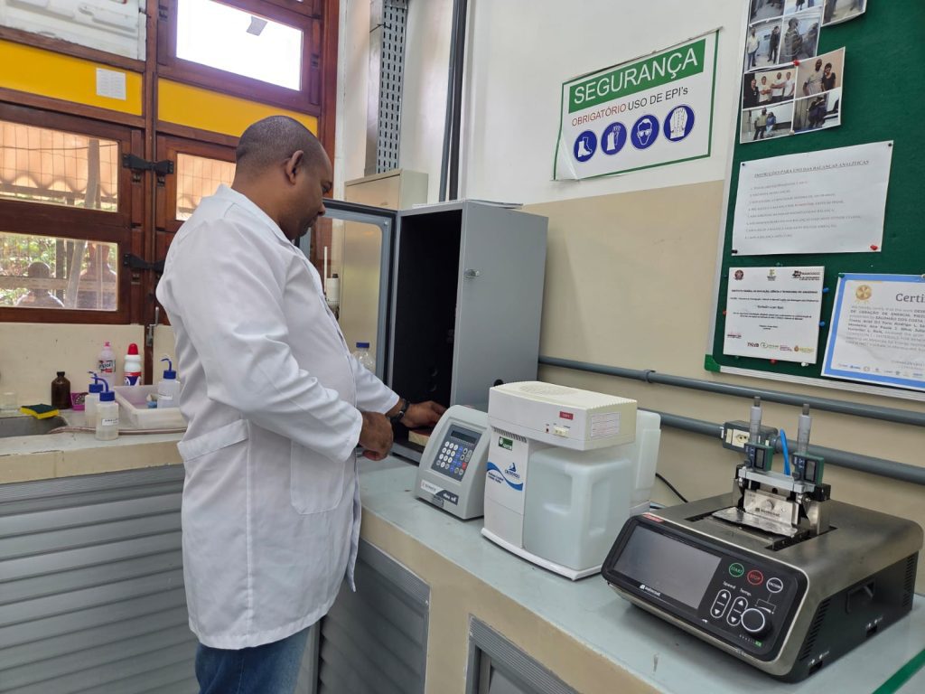 Com apoio do Governo do Amazonas, pesquisa desenvolve nova ferramenta para análise da água e detecção de metais pesados