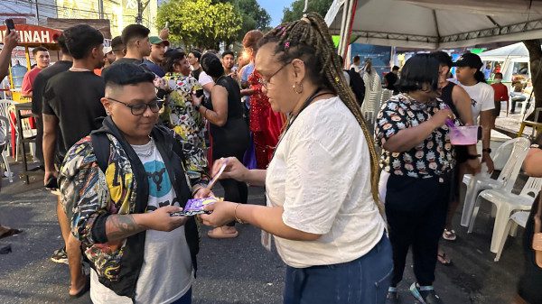 Parada LGBT+: FVS-RCP reforça prevenção à saúde