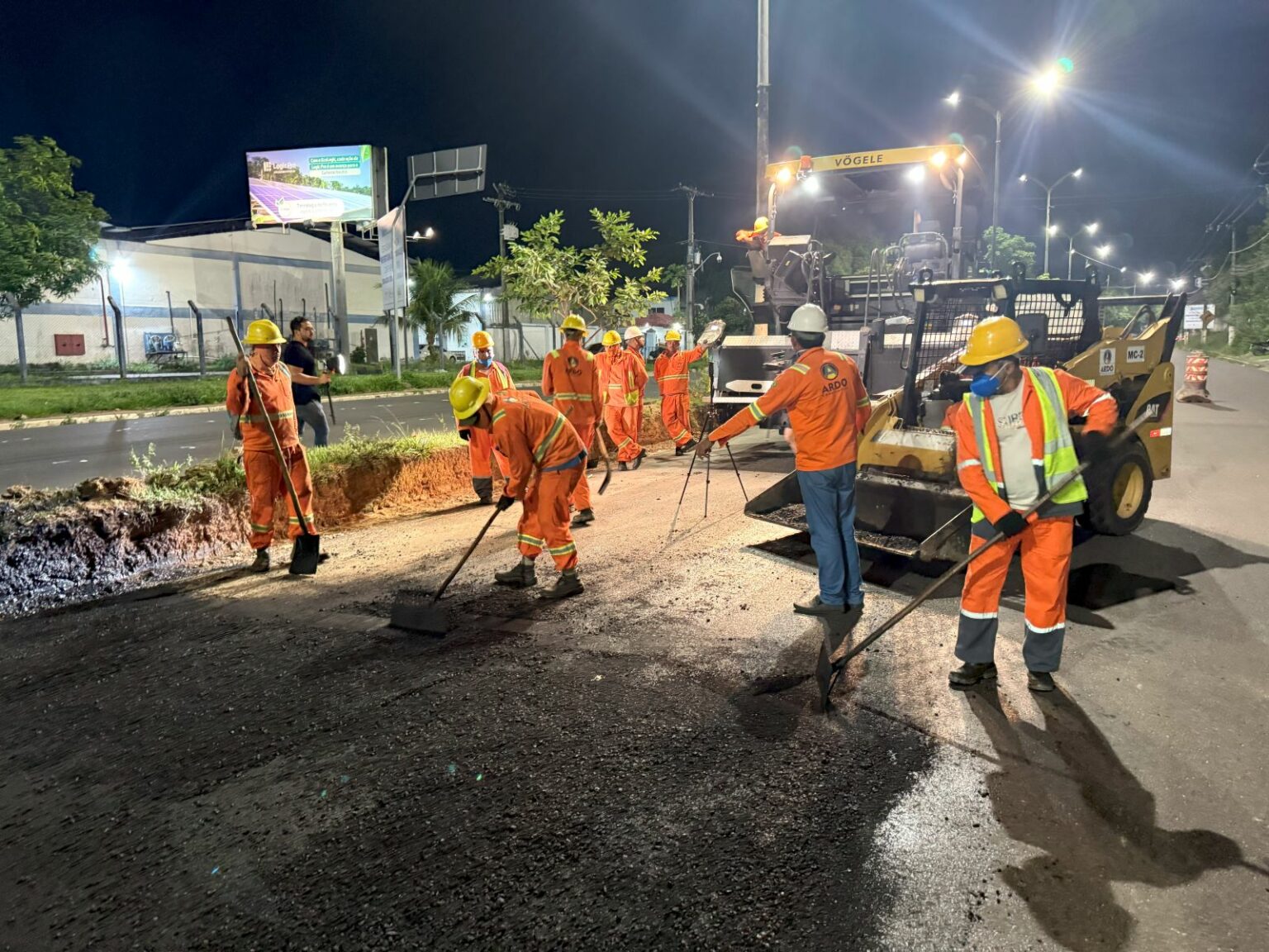 Prefeitura de Manaus chega a 85% de avanço em obras da avenida do Turismo com serviços noturnos