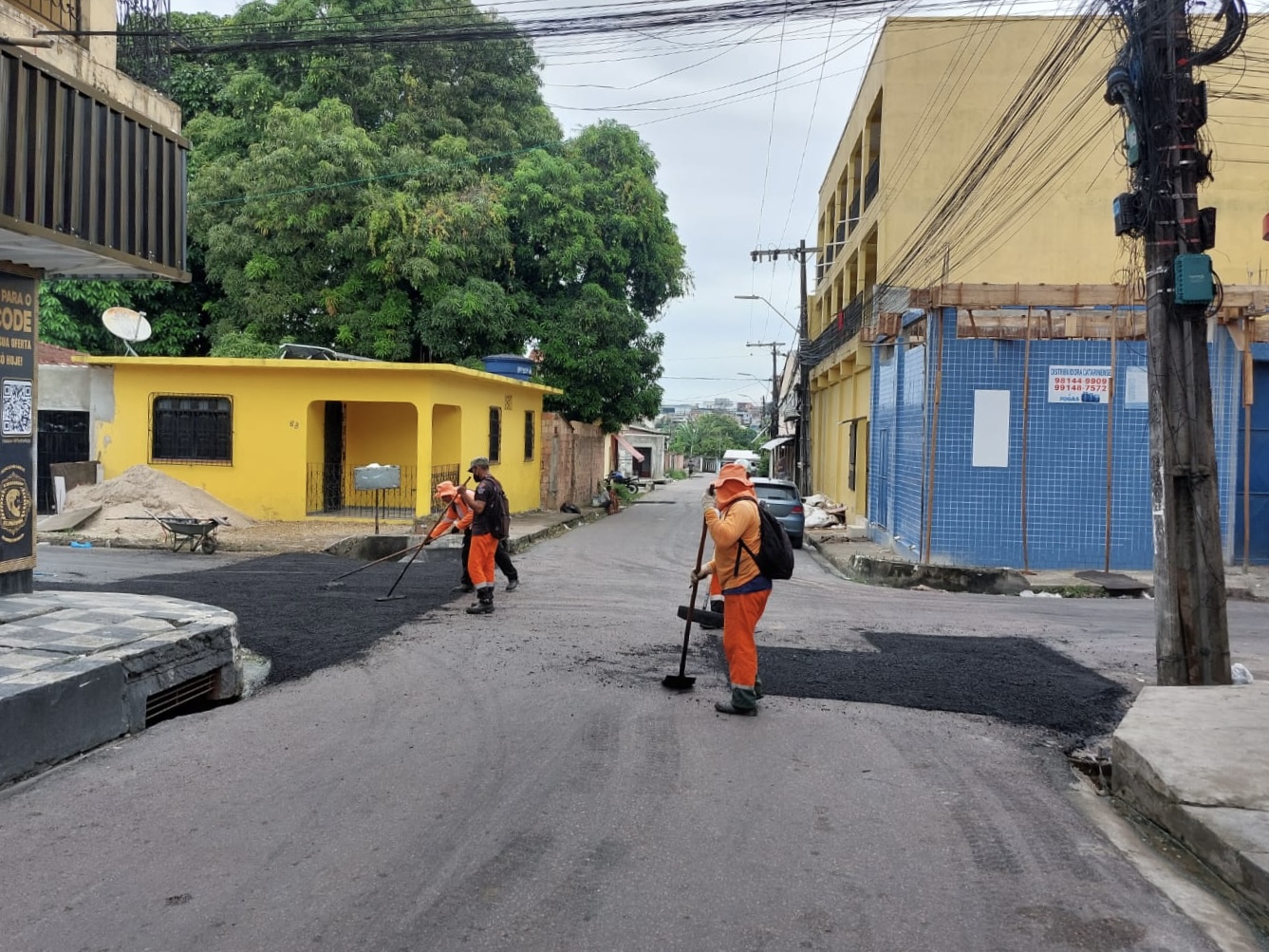 Prefeitura de Manaus executa serviços de recuperação asfáltica em rua do bairro Zumbi dos Palmares, na zona Leste 