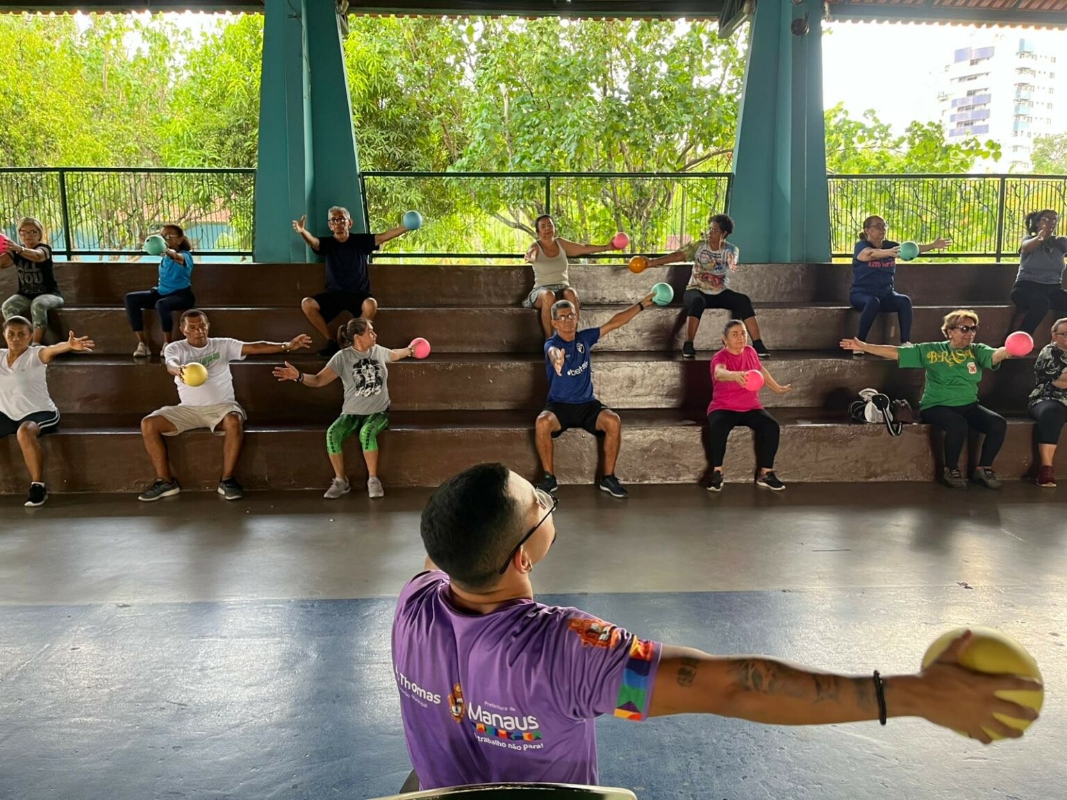 Prefeitura de Manaus promove aulas de ginástica para idosos no Parque Municipal do Idoso