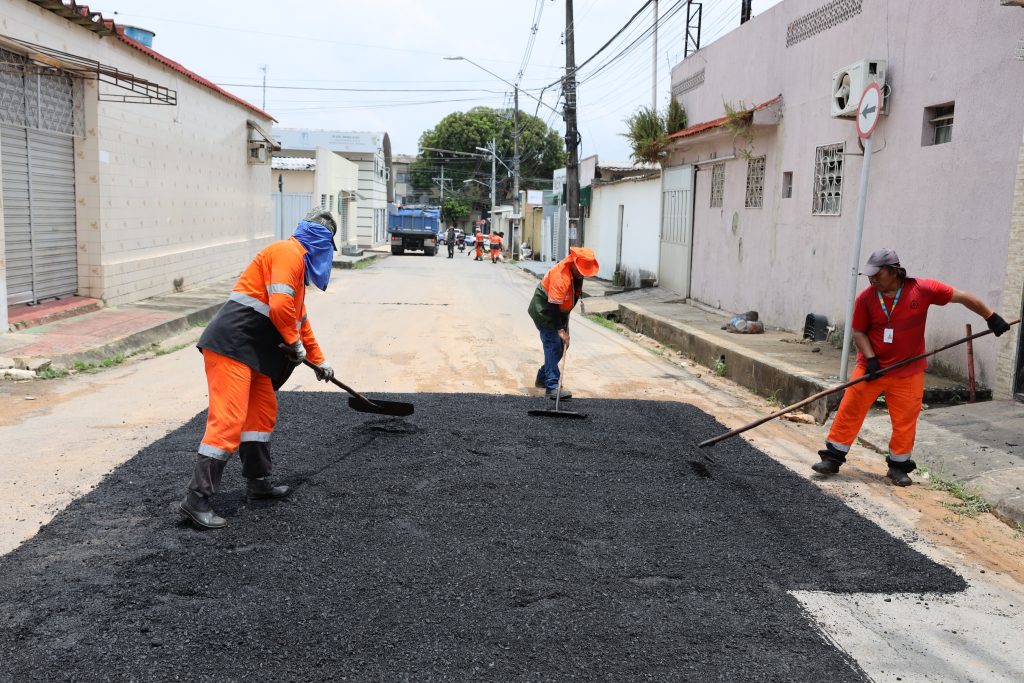 Prefeitura de Manaus revitaliza rua Doutor Amadeu Furtado e melhora mobilidade no bairro Parque 10 de Novembro