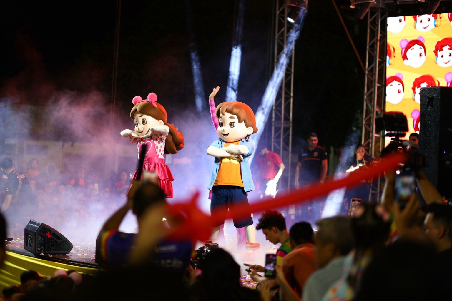 ‘Passinho Kids’ anima criançada no ‘#SouManaus Passo a Paço 2025’ com  a apresentação especial da dupla Maria Clara e JP