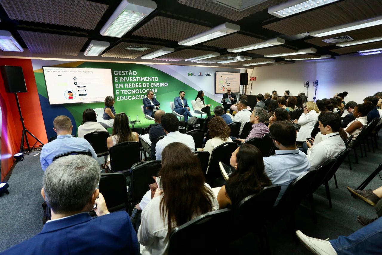 Prefeitura de Manaus participa de evento nacional sobre desafios e tendências na área de avaliação educacional 