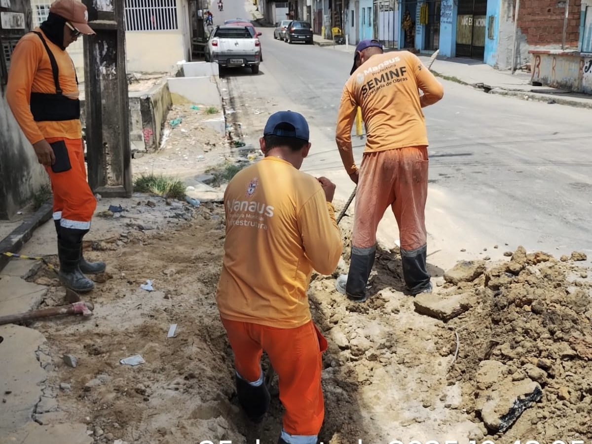 Prefeitura de Manaus recupera drenagem superficial e garante escoamento eficiente no bairro São José Operário