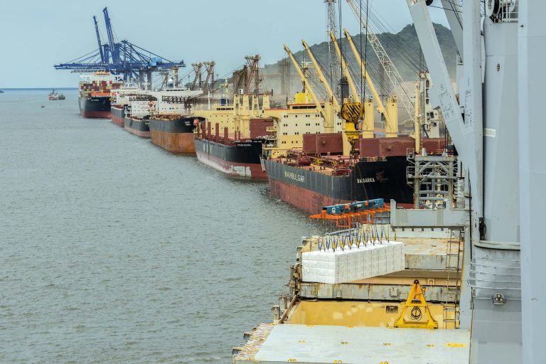 Medida provisória libera R$ 30 bi para apoio a exportadores afetados por tarifas dos EUA