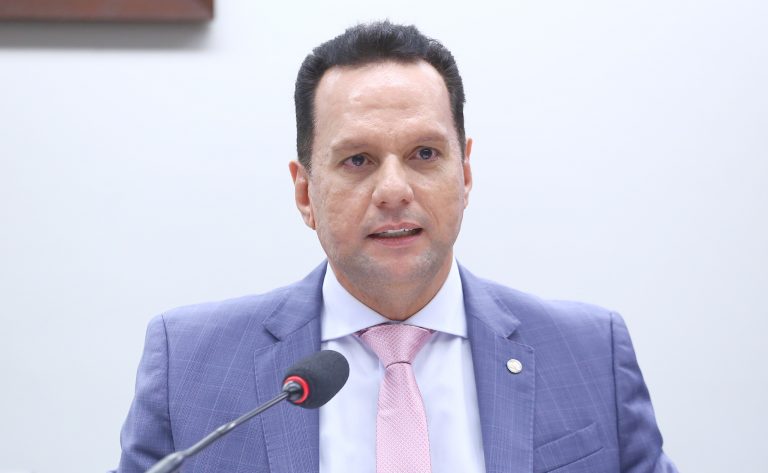 Comissão aprova inclusão de aluguel de máquinas no programa de apoio ao setor de eventos