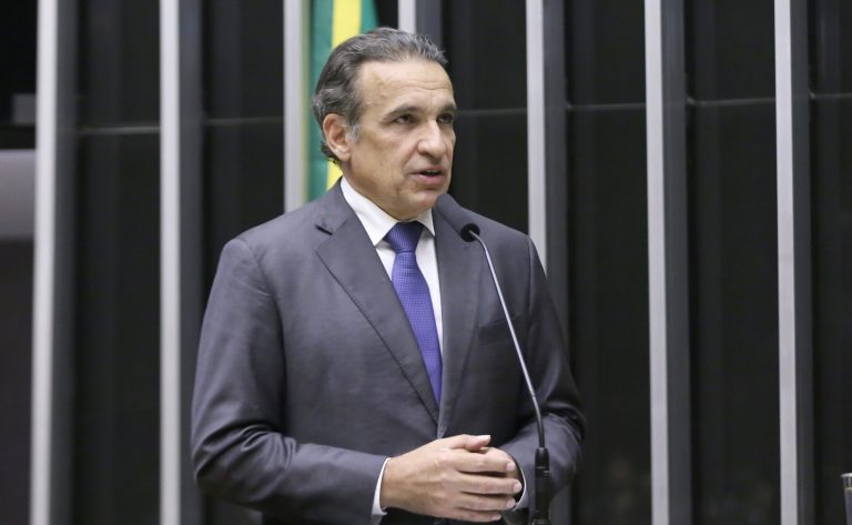 Comissão aprova ingresso mais fácil de jovens motoristas nas categorias C e D