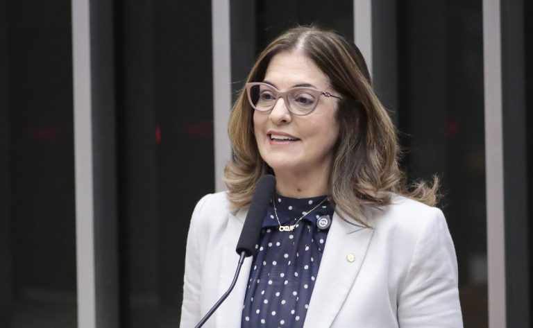 Comissão aprova projeto de apoio a jovens que saem de abrigos