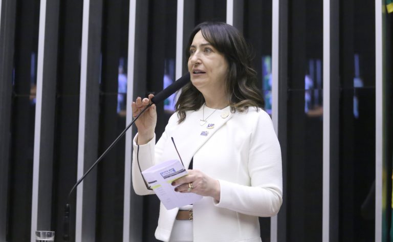 Comissão aprova proibição de financiar entidades suspeitas de envolvimento com o terrorismo