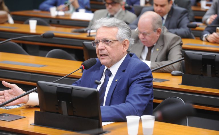 Comissão aprova responsabilidade de bancos por operações de jogos ilegais ou de organizações criminosas