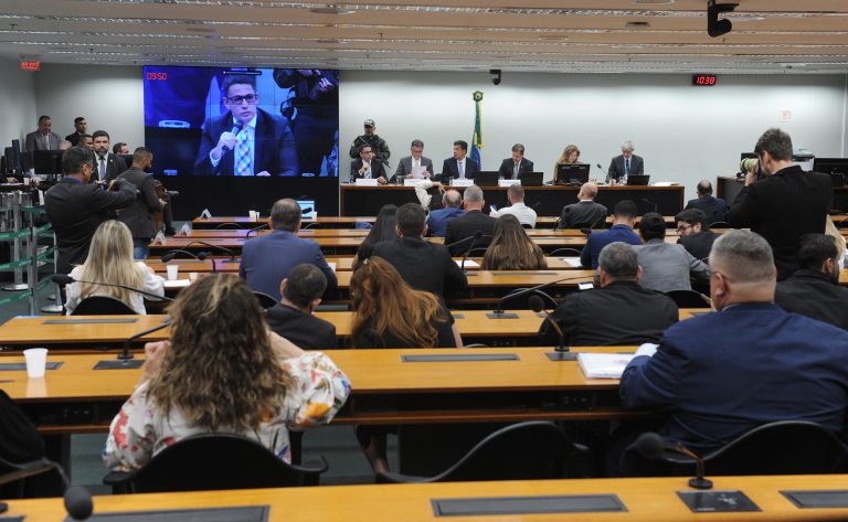 Combate ao crime organizado deve incluir bloqueio do tráfico e descapitalização das facções, dizem especialistas