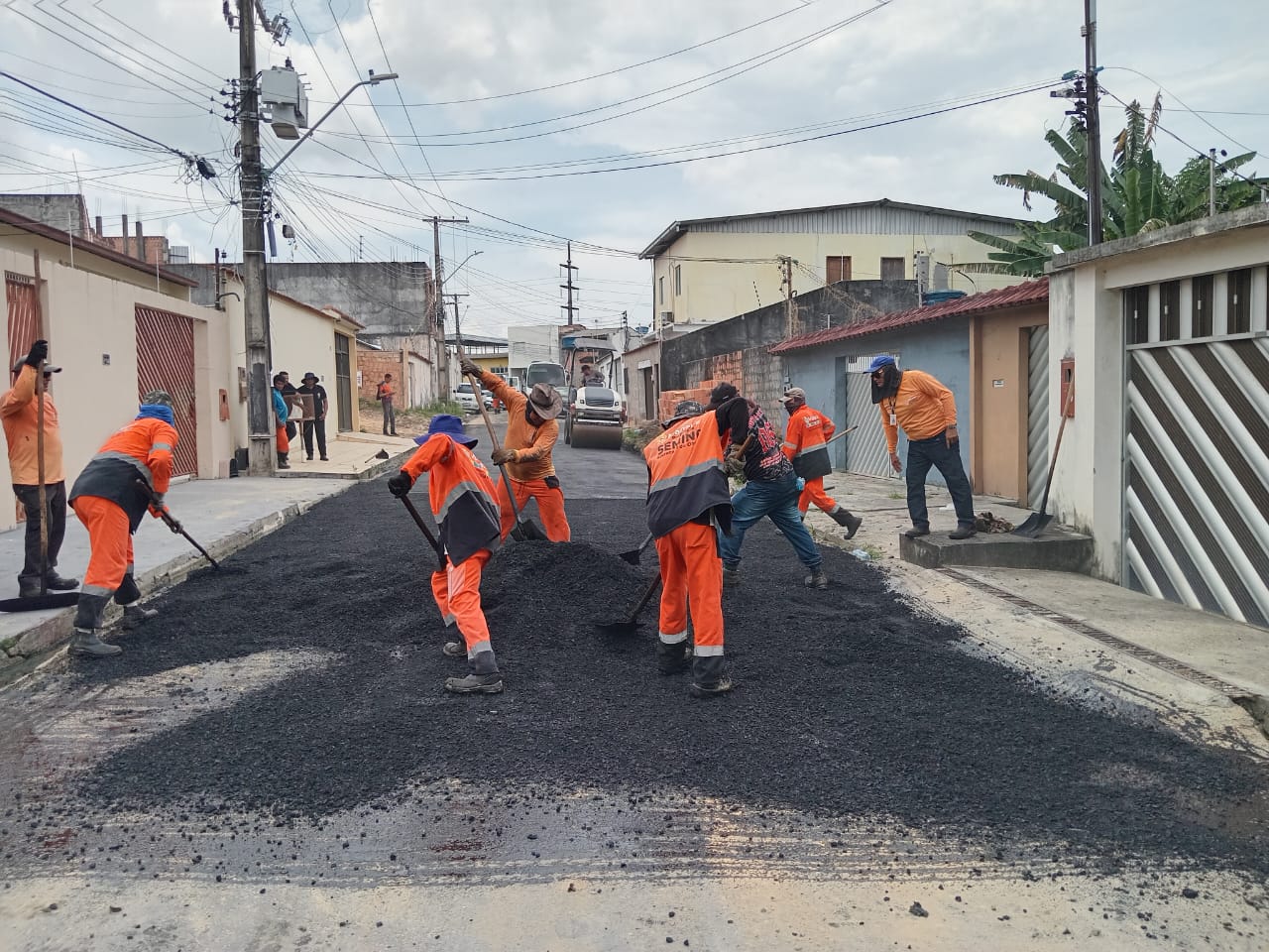 Prefeitura de Manaus leva mais segurança e mobilidade ao conjunto Shangrilá com obra de recuperação asfáltica