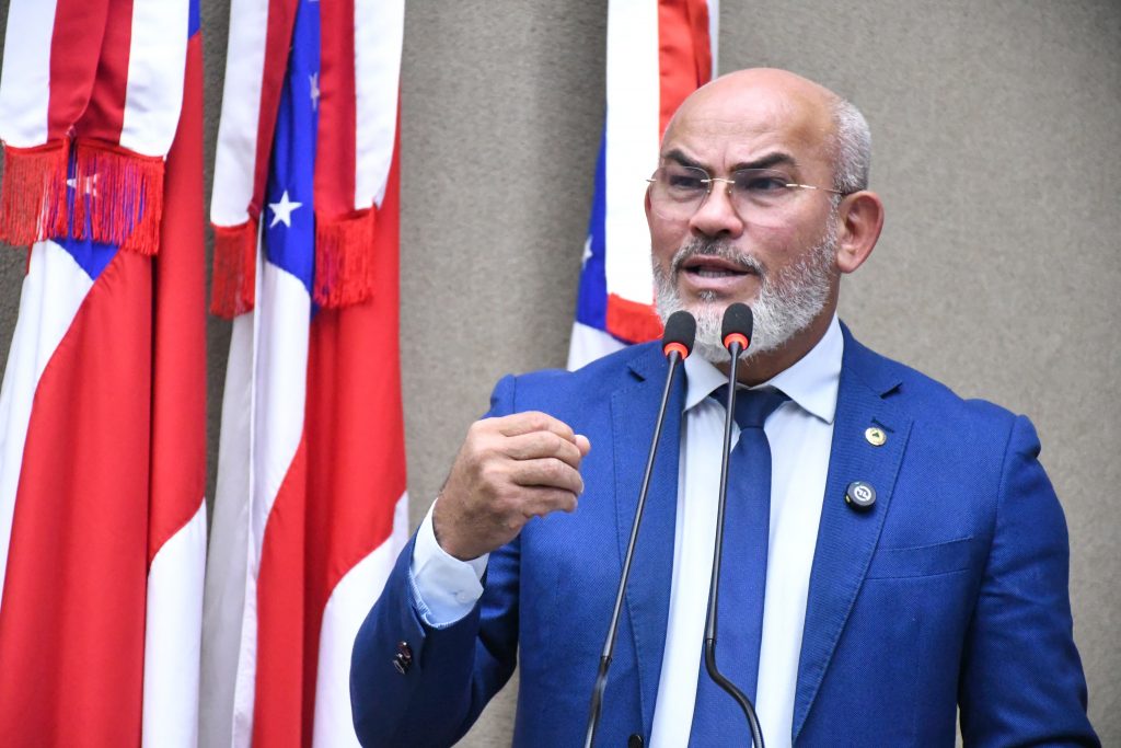 Cabo Maciel solicita reforma e ampliação da Escola Estadual Darcy Augusto Michiles, em Boa Vista do Ramos Cabo Maciel solicita reforma e ampliação da Escola Estadual Darcy Augusto Michiles, em Boa Vista do Ramos