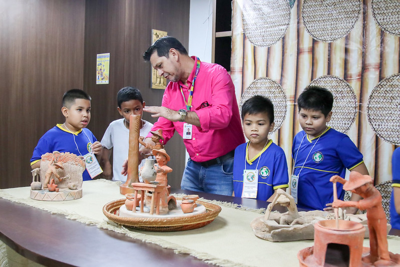 Exposição ‘O Homem do Norte’ é aberta no espaço Ecam com participação de estudantes da rede municipal