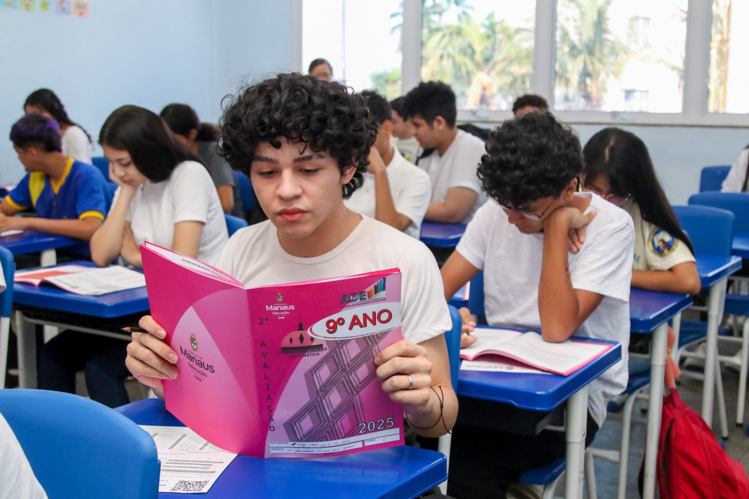 Mais de 160 mil alunos da Prefeitura de Manaus participam da última Avaliação de Desempenho do Estudante 2025