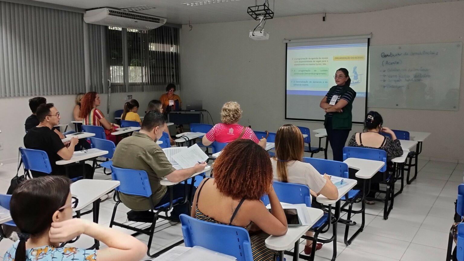 Profissionais de saúde da prefeitura participam de curso de Atenção Integral à Saúde da Criança