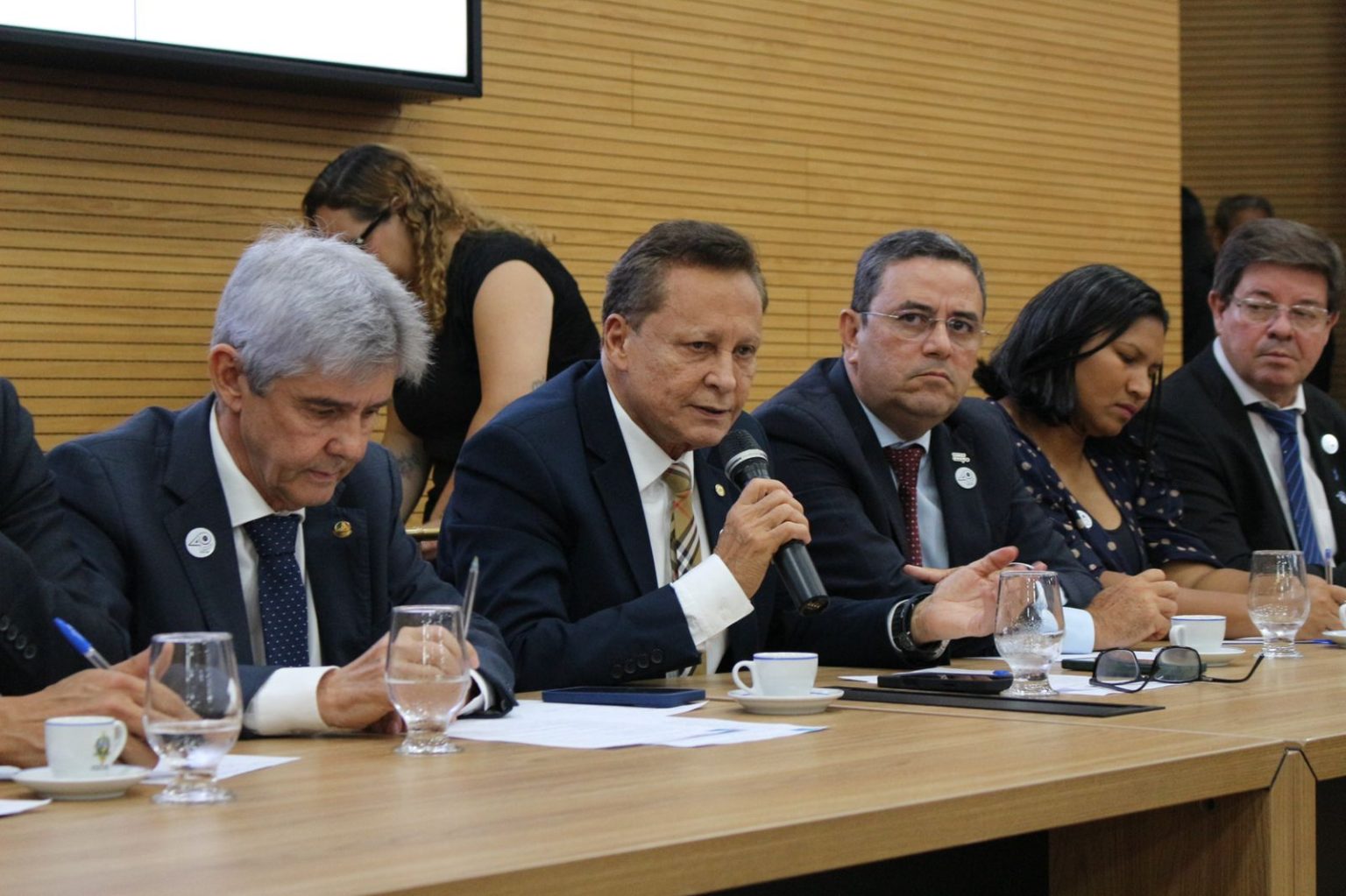Em Rondônia, Adjuto Afonso reforça apoio ao cooperativismo em sessão sobre o Ano Internacional das Cooperativas 2025