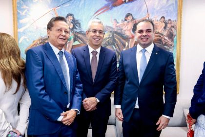 Ministro que foi favorável a não incidência de PIS/Cofins sobre serviços e comercialização de mercadorias da ZFM recebe Título de Cidadão do Amazonas