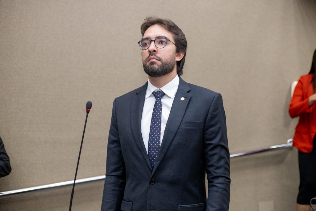 Projeto de Thiago Abrahim reconhece serviço voluntário em saúde como experiência profissional Projeto de Thiago Abrahim reconhece serviço voluntário em saúde como experiência profissional