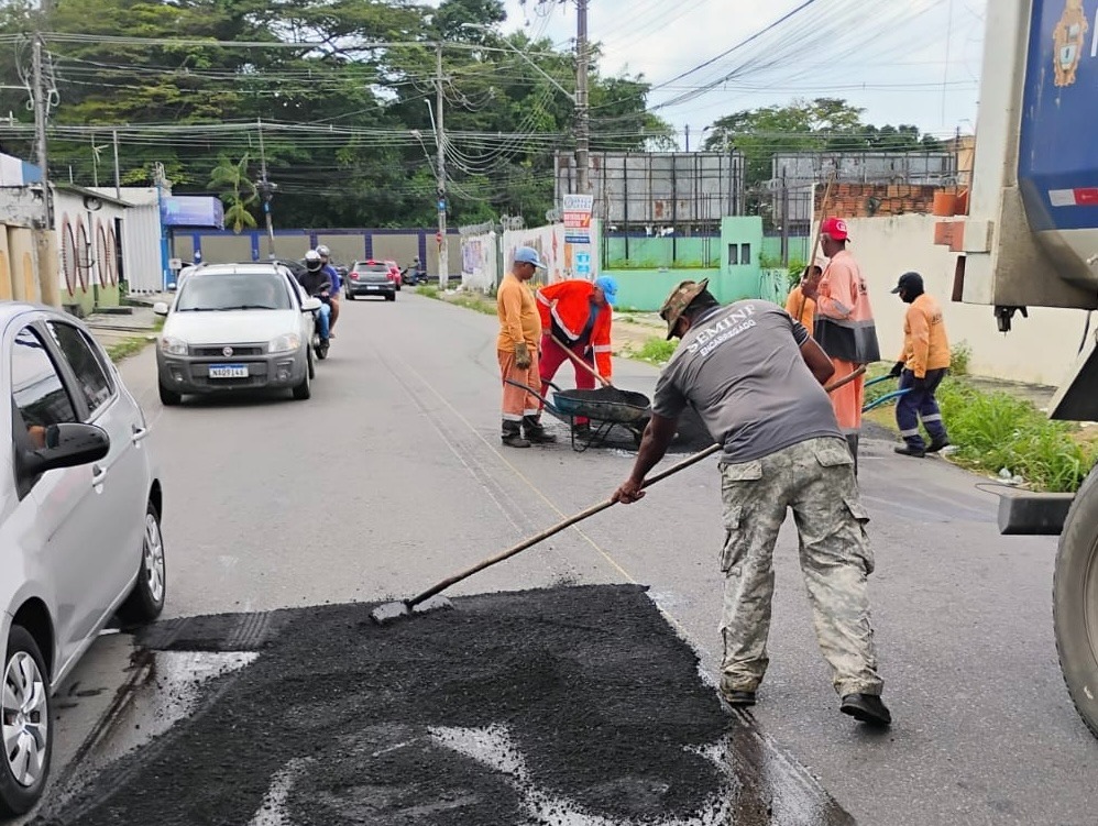 Prefeitura de Manaus revitaliza vias do bairro Planalto com nova pavimentação