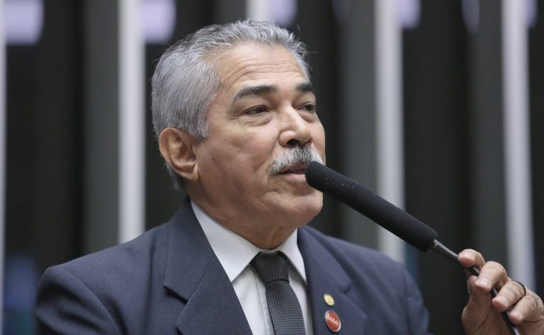 Comissão debate integração entre saberes tradicionais e medicina moderna Comissão debate integração entre saberes tradicionais e medicina moderna