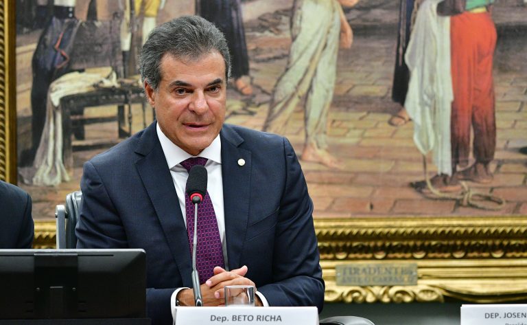 Comissão aprova possibilidade de negociar dívida tributária de microempreendedor individual Comissão aprova possibilidade de negociar dívida tributária de microempreendedor individual