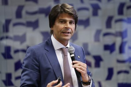 Reforma administrativa: propostas modificam contratos temporários, gratificações e concursos