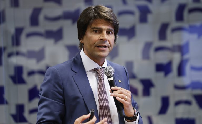 Reforma administrativa: propostas modificam contratos temporários, gratificações e concursos Reforma administrativa: propostas modificam contratos temporários, gratificações e concursos