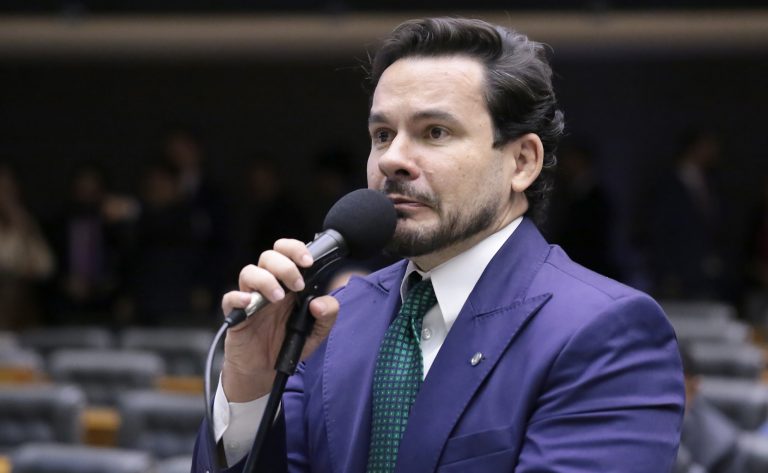 Comissão aprova projeto que define como prática abusiva não fornecer troco ao consumidor
