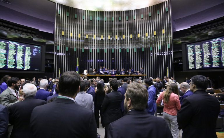 Projeto aprovado tributa lucros e dividendos acima de R$ 50 mil mensais