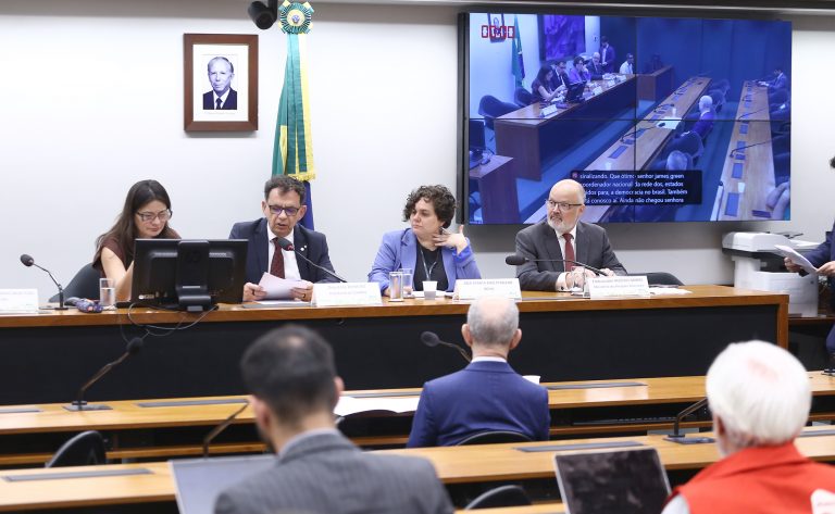 Governo reforça prioridade no acolhimento humanizado de brasileiros deportados dos Estados Unidos Governo reforça prioridade no acolhimento humanizado de brasileiros deportados dos Estados Unidos