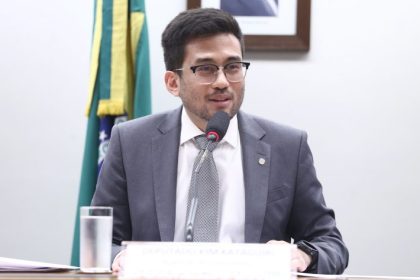 Proposta que acaba com “taxa das blusinhas” divide setores econômicos e consumidores em debate na Câmara Proposta que acaba com “taxa das blusinhas” divide setores econômicos e consumidores em debate na Câmara