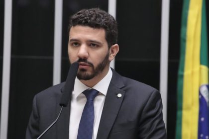 Câmara aprova despacho gratuito de bagagem de até 23 kg em voos; acompanhe Câmara aprova despacho gratuito de bagagem de até 23 kg em voos; acompanhe