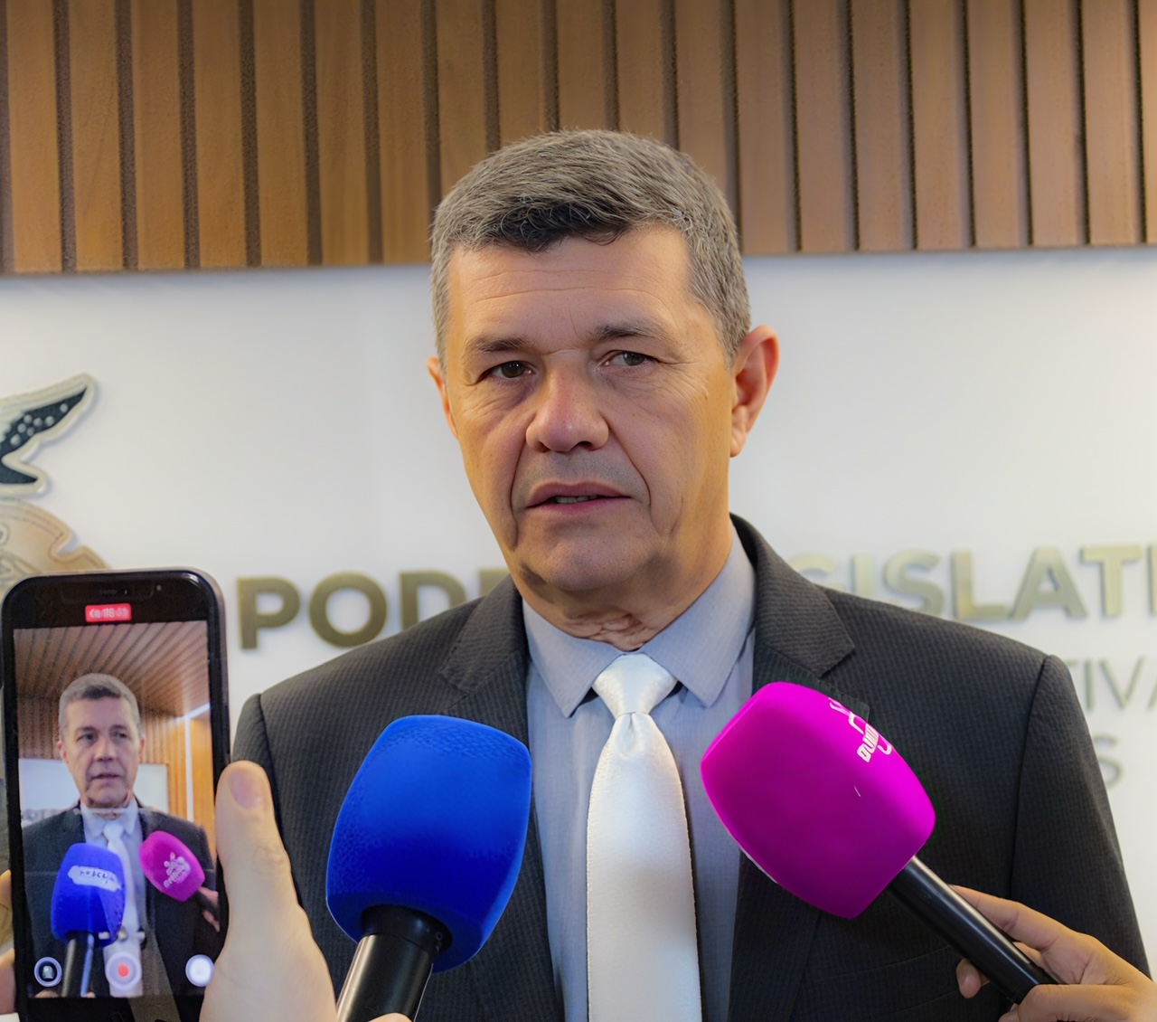 Comandante Dan protocola 14 emendas à Lei Orçamentária de 2026