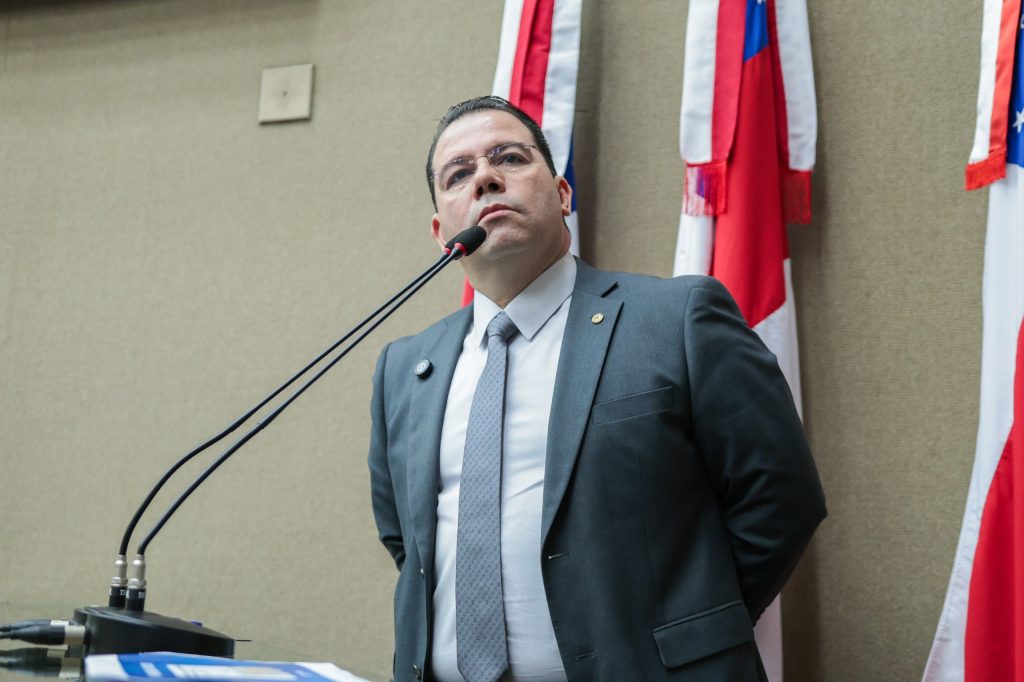 Wilker Barreto denuncia pagamentos duplicados e falhas de controle em contrato de R$ 2 bilhões do Complexo Hospitalar Sul