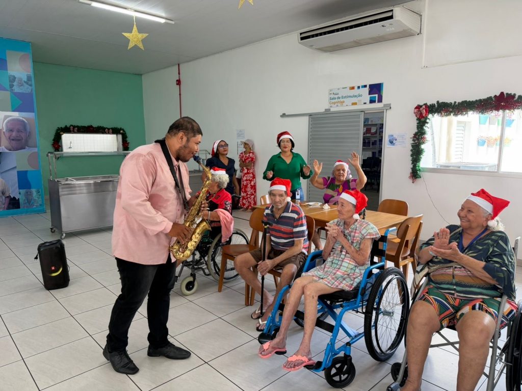 Projeto Cultura Ativa promove programação de Natal para mais de 150 idosos da FDT em Manaus