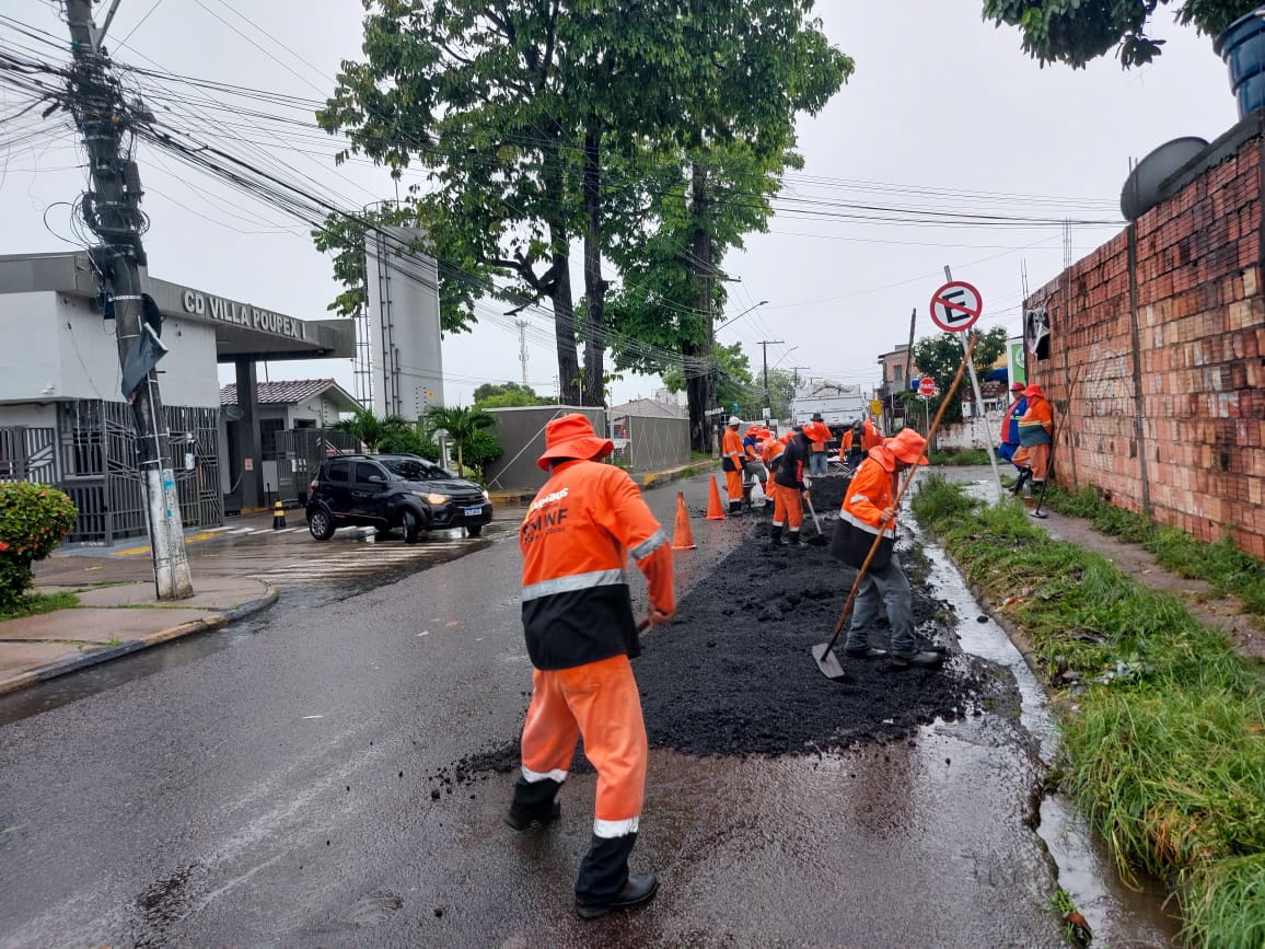 Prefeitura de Manaus realiza revitalização da rua Leonora Armstrong e amplia manutenção viária na zona Leste