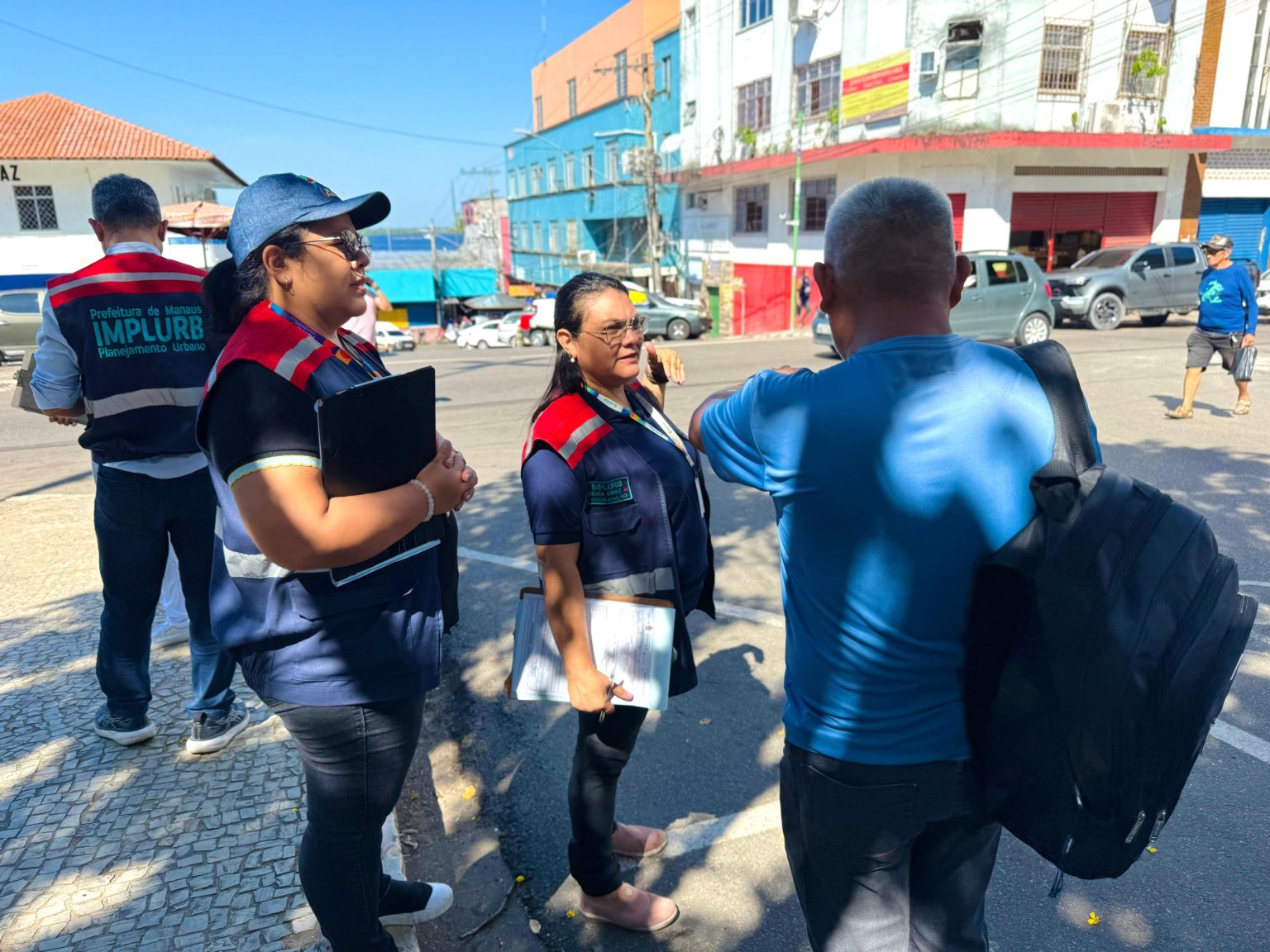 Mutirão no Bairro do centro histórico de Manaus registra 105 desobstruções e 320 notificações durante operação