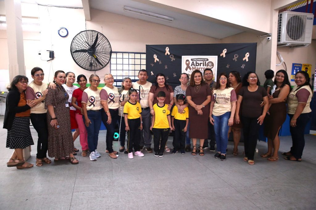 Escola estadual que atende crianças com deficiência visual realiza ação no mês de prevenção e combate à cegueira Escola estadual que atende crianças com deficiência visual realiza ação no mês de prevenção e combate à cegueira