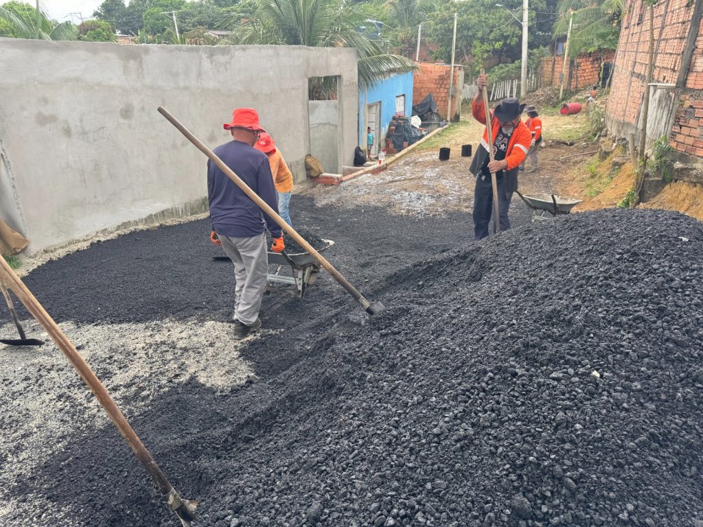 Prefeitura avança com pavimentação no Distrito Industrial 2 Prefeitura avança com pavimentação no Distrito Industrial 2