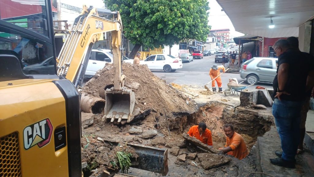 Prefeitura de Manaus avança com substituição de 50 metros da rede de drenagem em área comercial do bairro Betânia