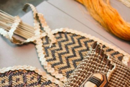 Moda com insumos da floresta vira estratégia de geração de renda no Amazonas
