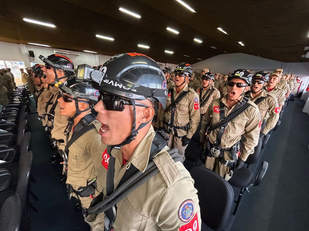 Corpo de Bombeiros inicia terceira turma do Curso de Especialização de Salvamento em Altura Corpo de Bombeiros inicia terceira turma do Curso de Especialização de Salvamento em Altura