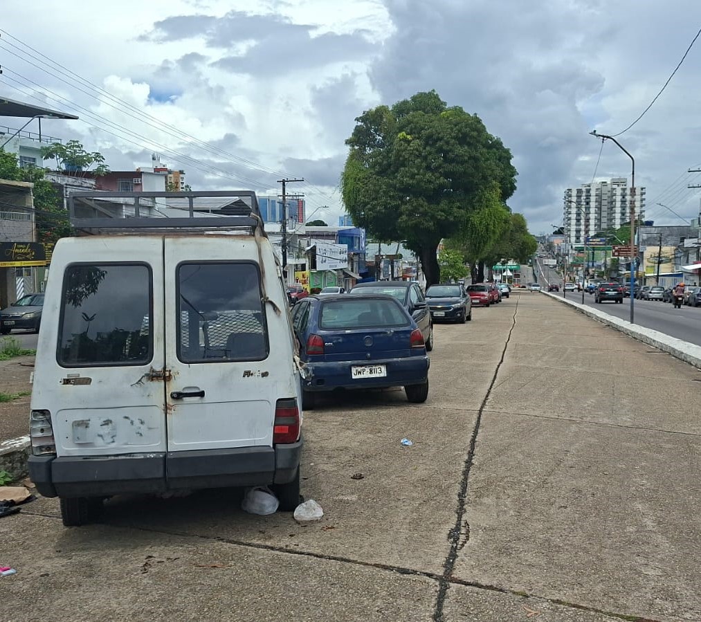 Ação combate veículos abandonados e melhora mobilidade urbana Ação combate veículos abandonados e melhora mobilidade urbana