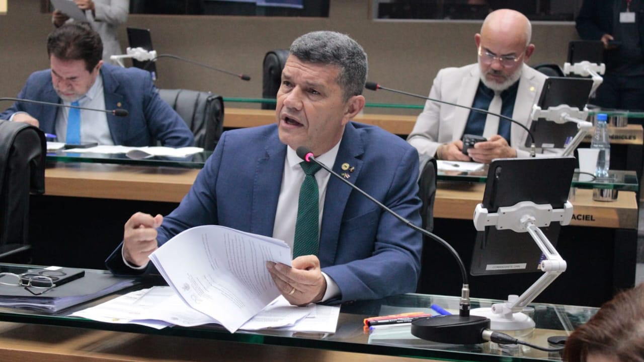 Comandante-Dan-lidera-presenca-em-sessoes-e-votacoes-da-Aleam-no-primeiro-semestre-de-2026