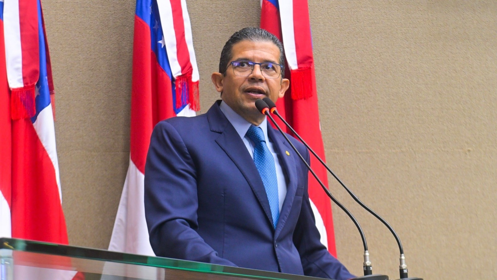 Deputado-cobra-explicacoes-da-Azul-sobre-valor-das-passagens-aereas-para-Parintins