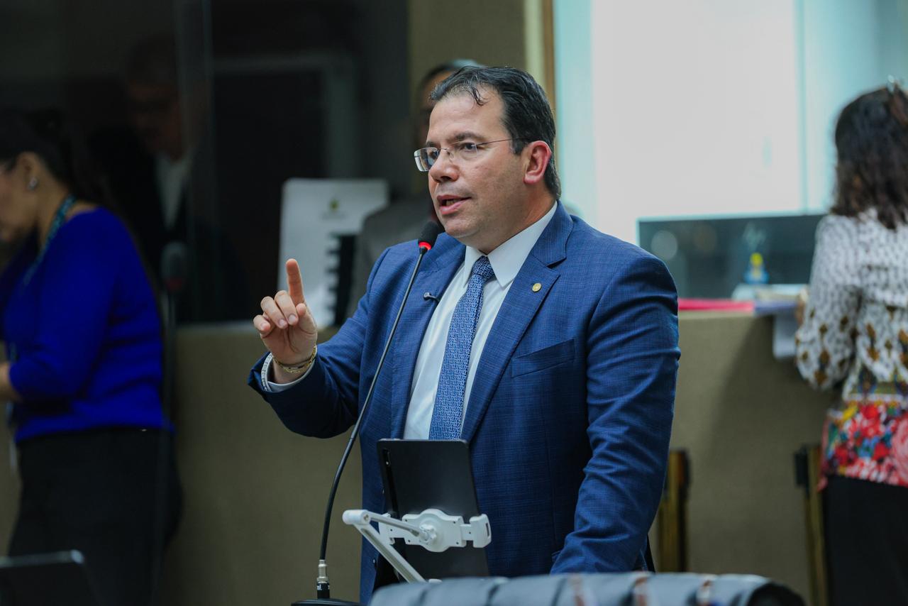 Apos-inspecao-do-TCE-Wilker-Barreto-defende-investigacao-sobre-rombo-de-mais-de-R1-bilhao-na-educacao