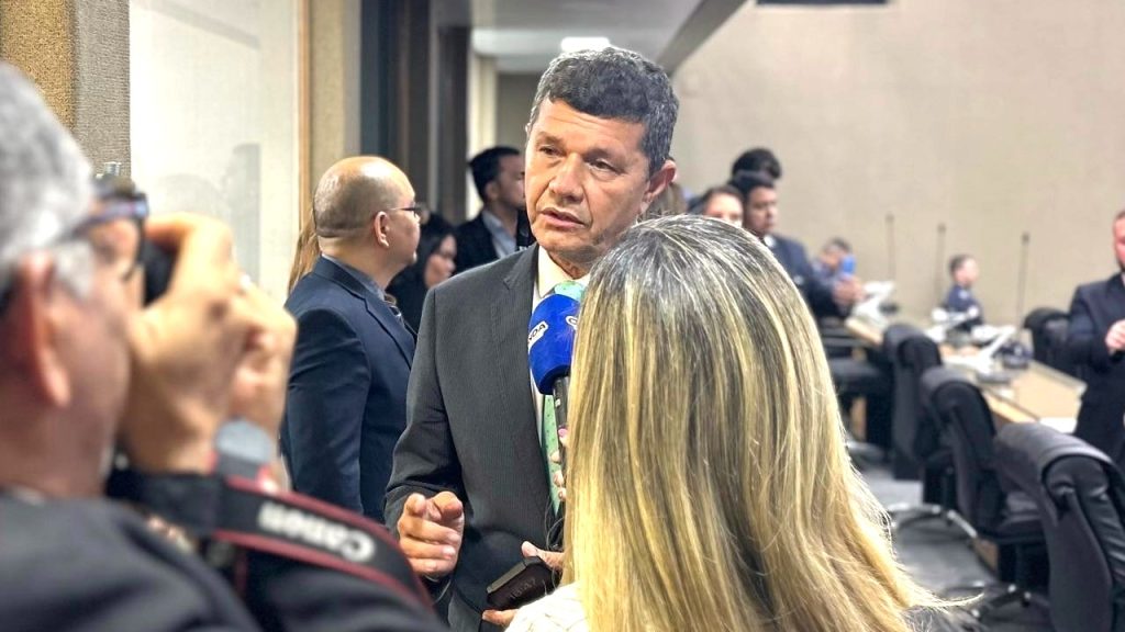 Comandante-Dan-denuncia-crise-no-abastecimento-de-agua-em-Anama-e-cobra-solucoes-para-garantir-agua-potavel-no-interior-do-Amazonas