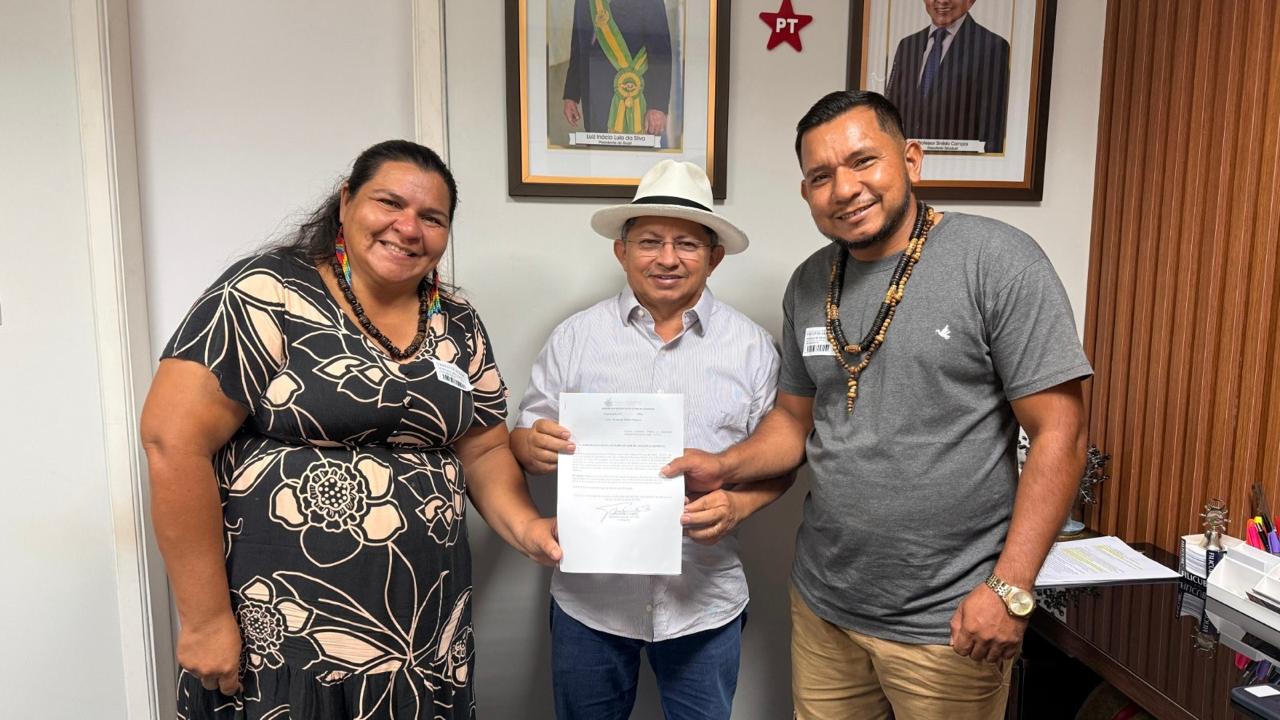 Deputado Sinésio Campos articula reconhecimento que fortalece a Associação Indígena Tikunas de Coari e o direito dos povos originários